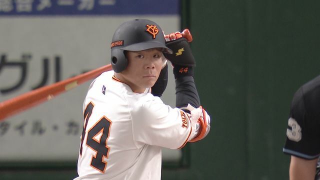 タイムリーを放った巨人・佐々木俊輔選手（画像:日テレジータス）