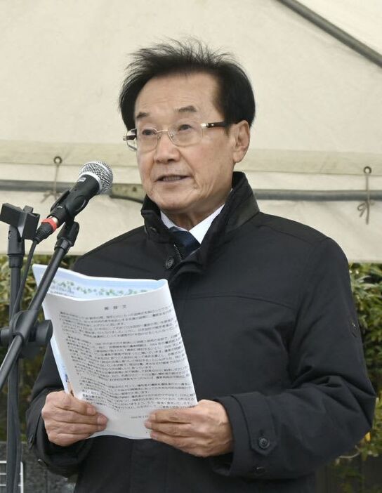 追悼式であいさつする韓国遺族会の楊玄会長