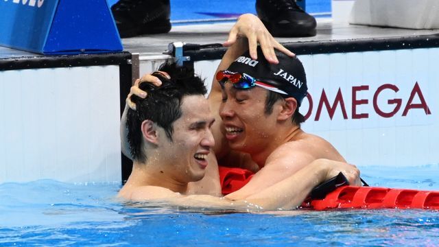 100mバタフライ・パリ内定の木村敬一選手（左）と富田宇宙選手（右） （写真：松尾/アフロスポーツ）