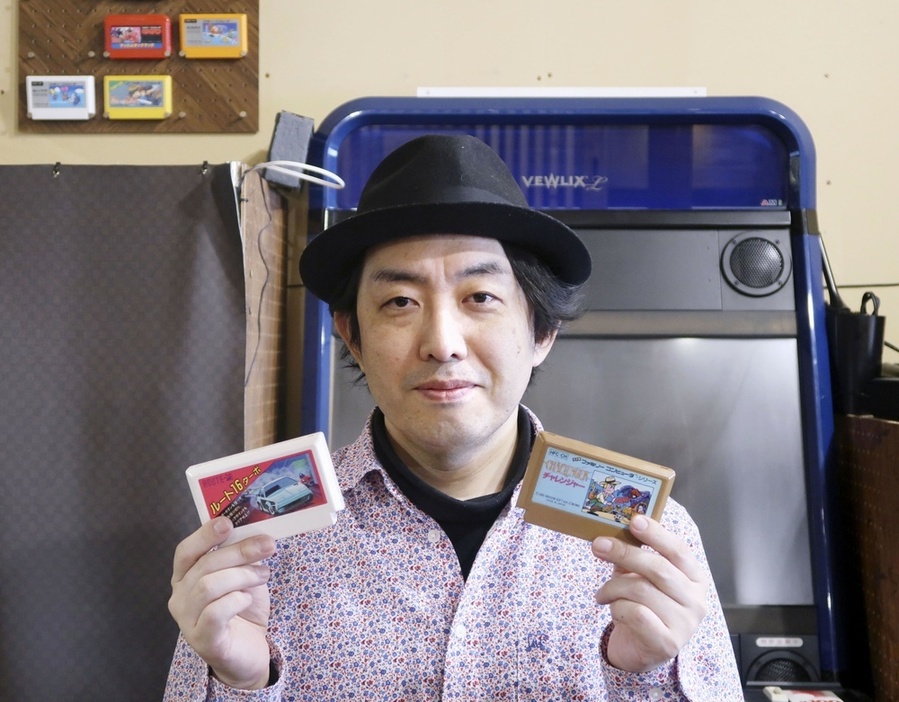 「北海道ゲームアーカイブ協会」を設立した山本耕平さん＝1月、札幌市