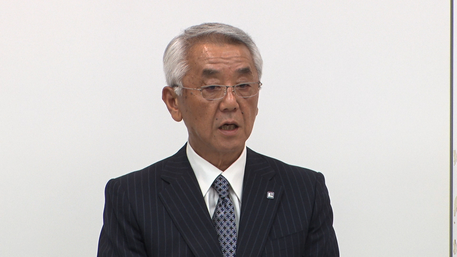 会見冒頭、「早期に改善が図れてこなかったことは残念で仕方ありません。申し訳ございません」と陳謝する深山社長