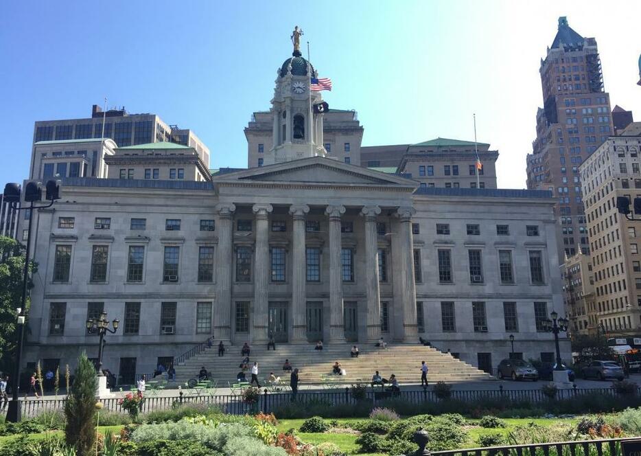 Brooklyn Borough Hall：1846～51年建設。オリジナルの区役所で、ブルックリンでもっとも古い公共建造物。現在はブルックリン区長の事務所が入っている。