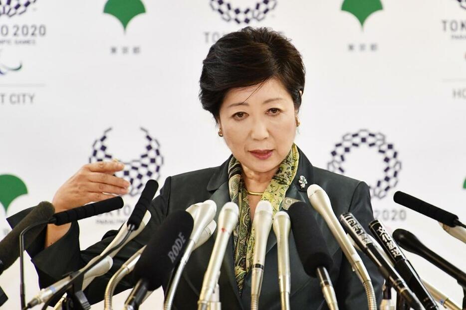 [写真]市場移転問題の基本方針を発表した小池都知事（松尾/アフロ）