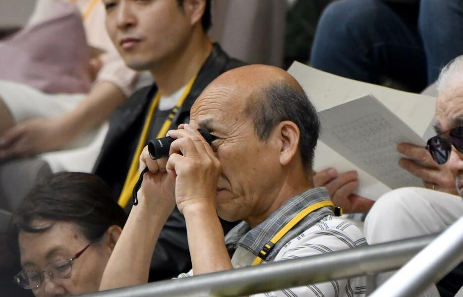 [イメージ]東京都議会の傍聴席。住民参加の視点で、議会改革は進んでいるのでしょうか（写真：Natsuki Sakai/アフロ）