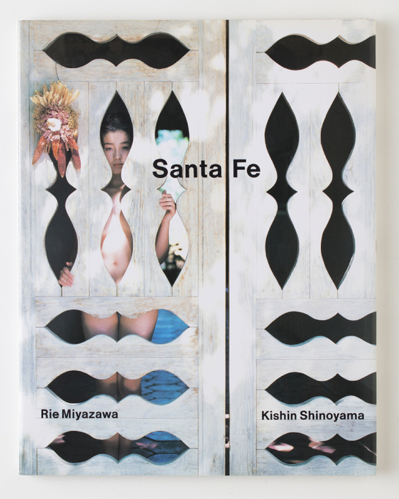 91年11月に発売された宮沢りえ『Santa Fe』は空前のヒット（提供写真）