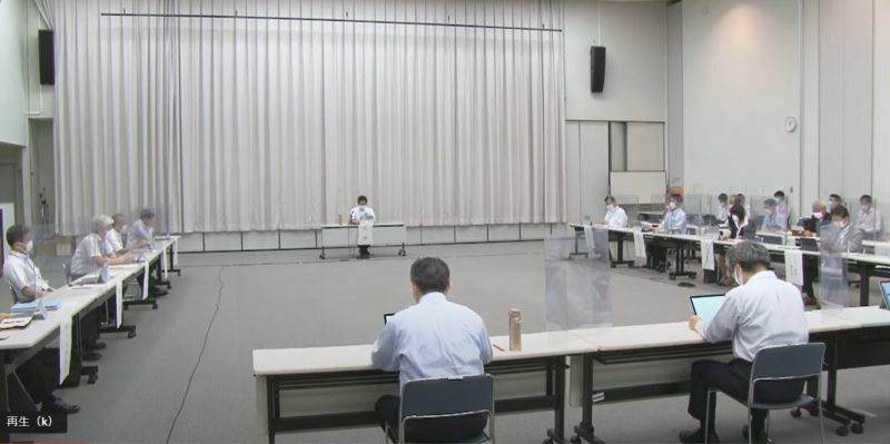 [写真]第52回大阪府新型コロナウイルス対策本部会議の様子＝16日午後、大阪府庁で