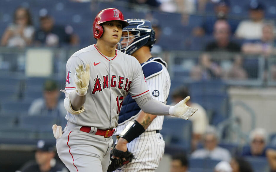 大谷翔平が第1打席でヤンキースタジアム初アーチとなる26号を放ち敵地のニューヨーカーたちをどよめかせた（写真・AP/アフロ）