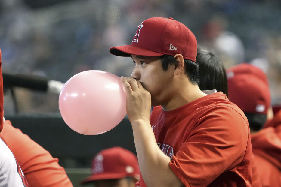 メジャー球宴のファン投票の中間発表でDH部門1位となった大谷翔平だが二刀流実現には悩ましい問題が…（ 写真：AP/アフロ）