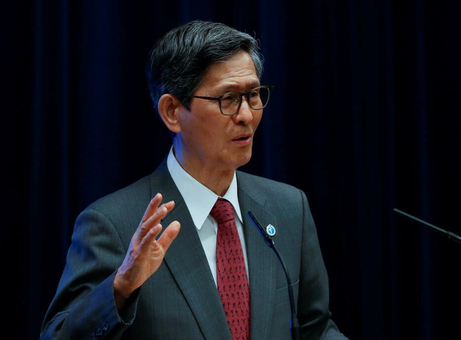 尾身茂会長。6月17日に菅義偉首相と記者会見したときの様子（写真：代表撮影/ロイター/アフロ）