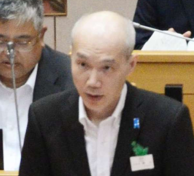 県警不祥事関連で答弁する野川明輝本部長＝１８日、県議会