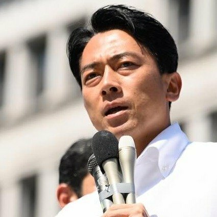 桜木町で街頭演説を行う小泉進次郎氏