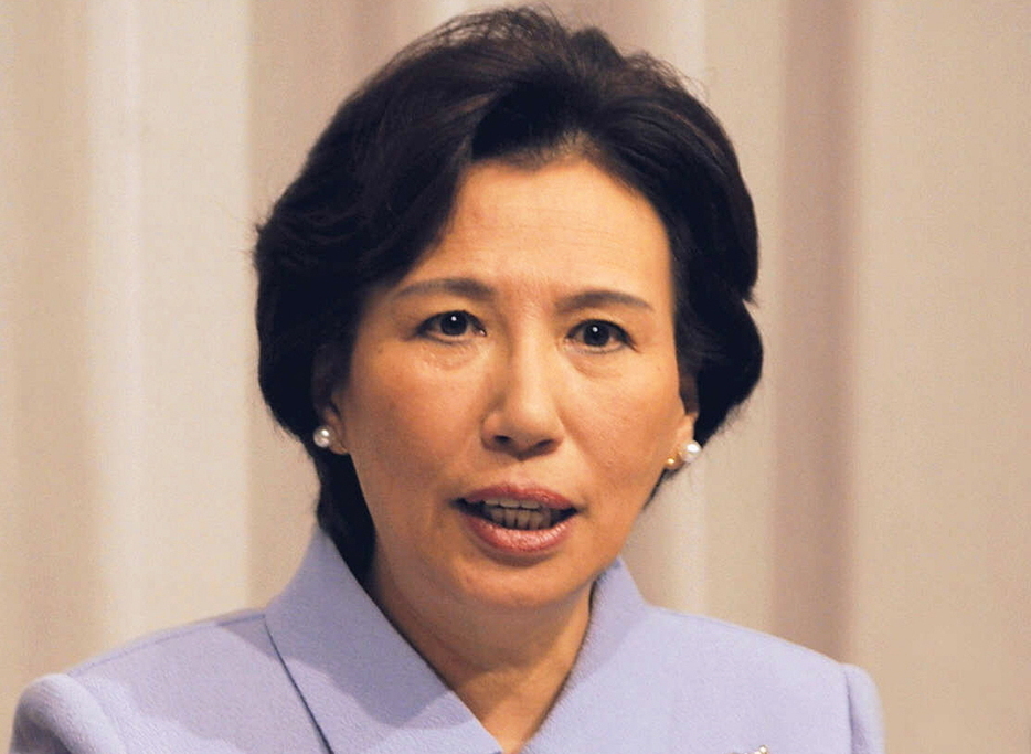 　田中真紀子氏