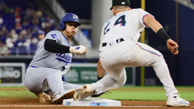 50盗塁を決めたドジャースの大谷翔平選手(写真：USA TODAY Sports/ロイター/アフロ)