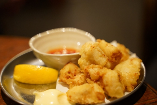 特殊な食材が食べられる居酒屋「獣肉酒家 米とサーカス 高田馬場店」で食べたワニの天ぷら