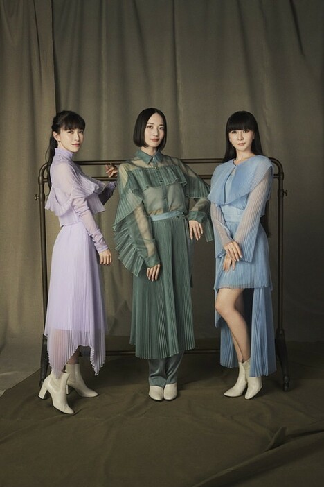 Perfumeのファッションプロジェクト「Perfume Closet」第9弾、“月の満ち欠け”アクセサリーなど登場