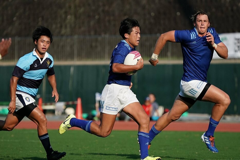 トライを挙げる東海大学1年SO浦本