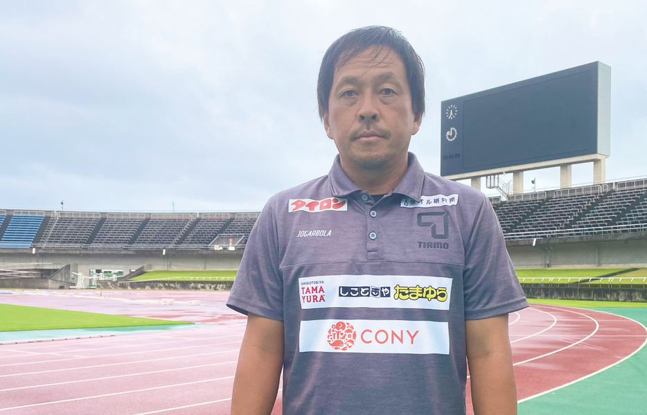 FCティアモ枚方の二川孝広監督