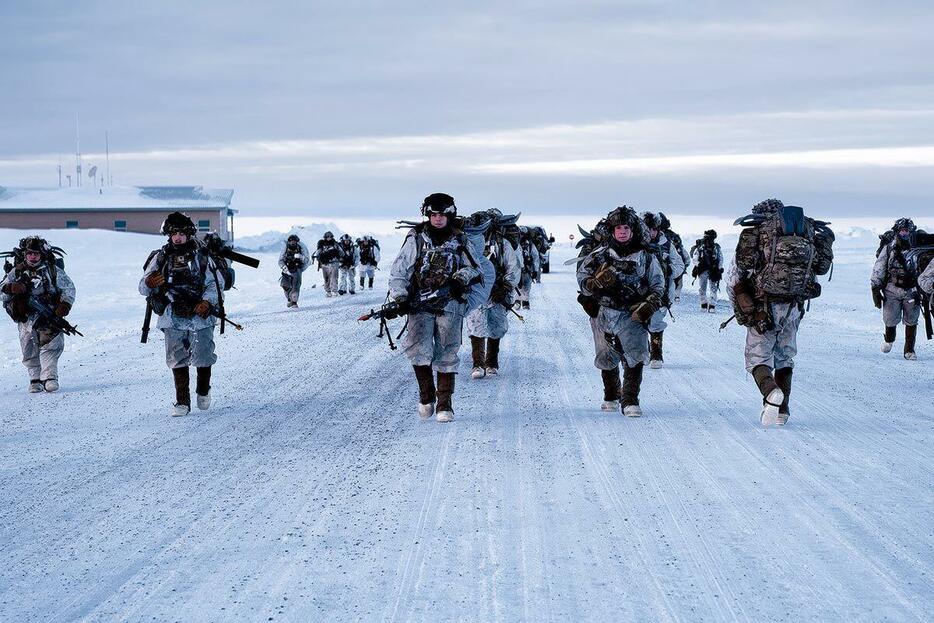 アラスカの極寒の地で訓練を行う米兵たち　ARMY PFC. BRANDON VASQUEZ/U.S. DEPARTMENT OF DEFENSE