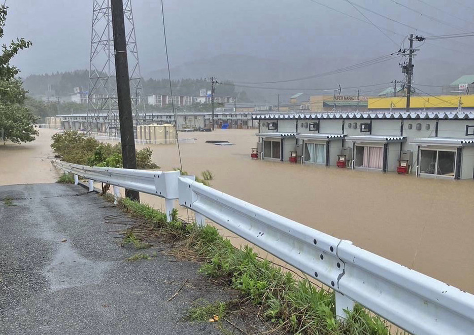 大雨で浸水した石川県輪島市の仮設住宅＝21日