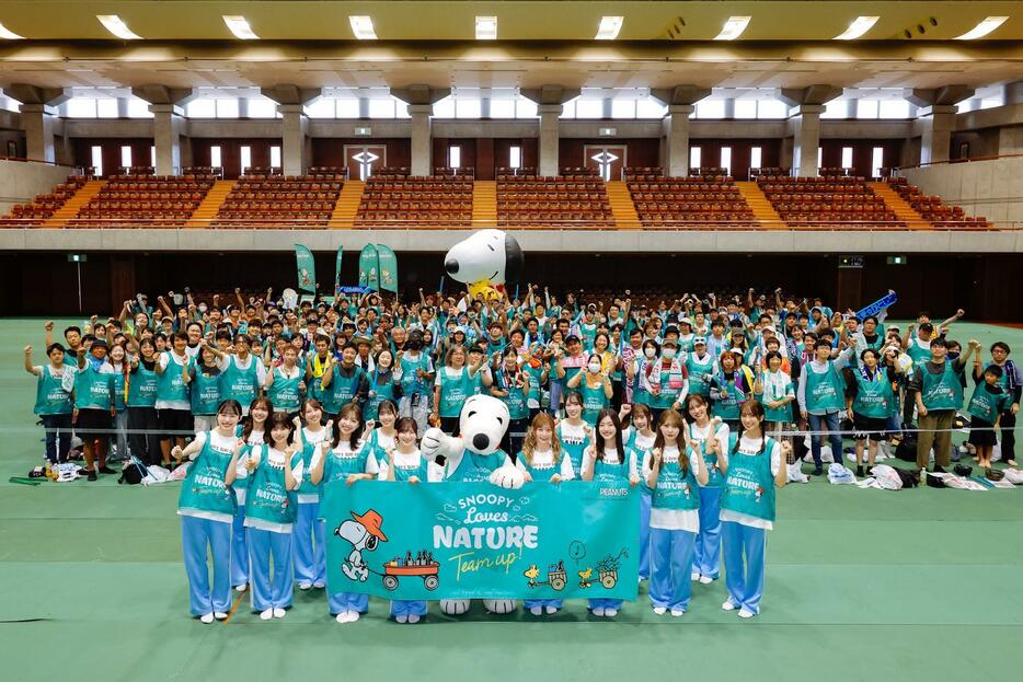 「ひなたフェス2024」翌日にスヌーピー、ファン300人と会場のゴミ拾いをした「日向坂46」メンバー