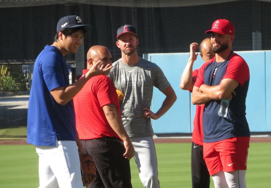 大谷翔平（左、6月撮影）