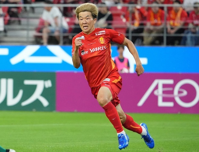 川崎戦で見事な先制ゴールを挙げた永井。写真：田中研治（サッカーダイジェスト写真部）