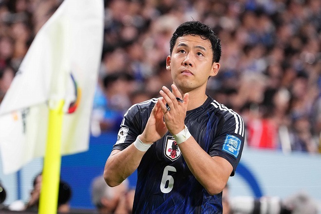 CKから先制ゴールを挙げた遠藤。キャプテンとしてチームを引っ張った。（C）SOCCER DIGEST