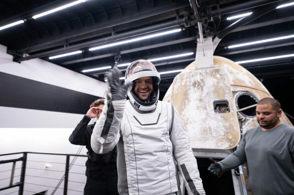 ミッションを終えてCrew Dragon（クルードラゴン）宇宙船を降りたJared Isaacman（ジャレッド・アイザックマン）さん（Credit: SpaceX）