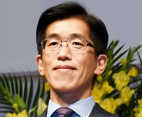 　岸博幸氏