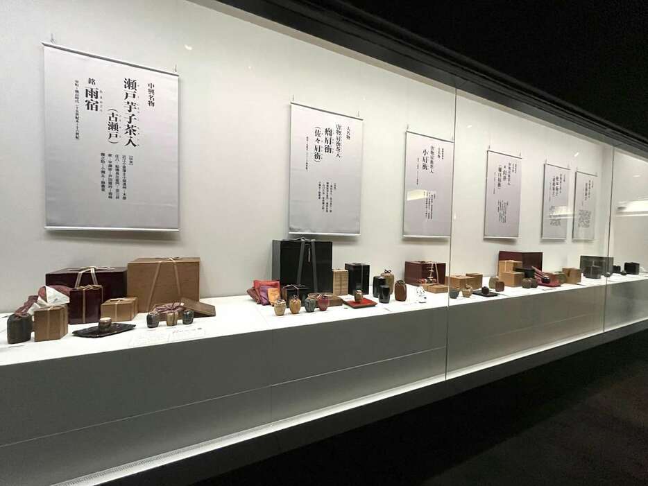 展示風景より、ギャラリー2「憧れの茶入―"大名物"、"中興名物"の賞玩」