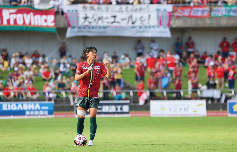 首位・高知ユナイテッドSCは29日、カズ擁する鈴鹿と敵地で対戦する