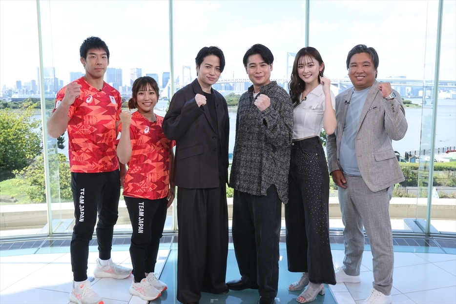 （左から）永瀬貴規選手、須﨑優衣選手、菊池風磨、吉村崇、ゆうちゃみ、里崎智也