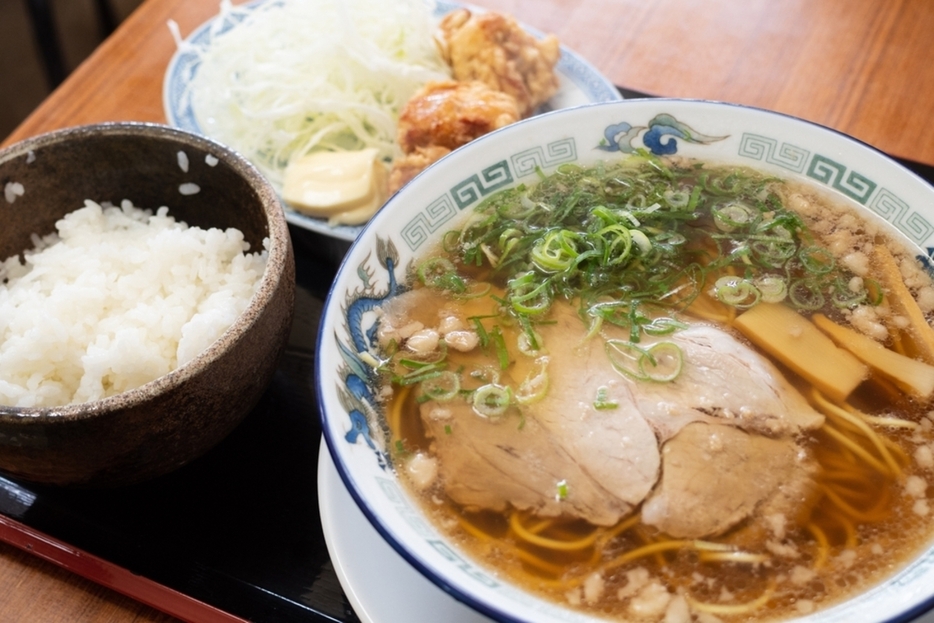 「ライス無料」のラーメン屋に行くときは、毎回「茶碗2杯分」のライスを頼んでいます。どれだけ「お得」に食事できているでしょうか？