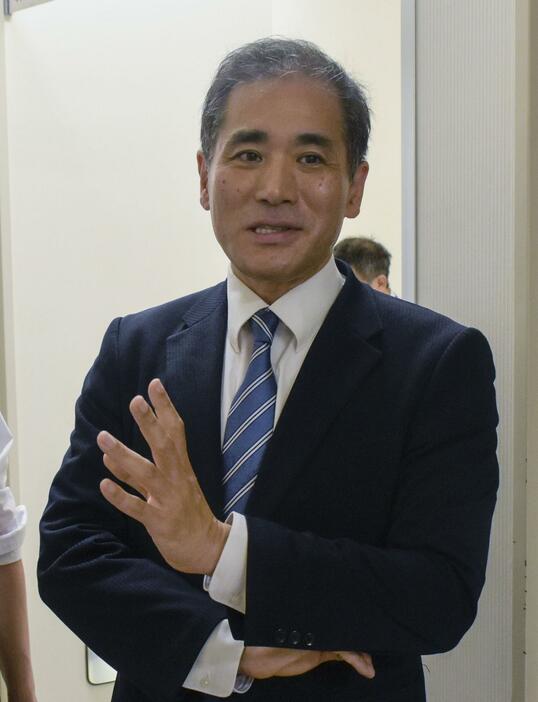 来年夏の参院選を巡り、自民党滋賀県連の立候補予定者に選出された宮本和宏氏＝29日午後、滋賀県栗東市