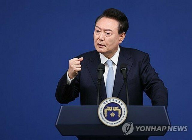 8月29日、大統領室庁舎で記者会見を行う尹大統領＝（聯合ニュース）