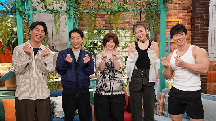 「ダサいってTV」に出演する（左から）ニューヨーク、YOU、ゆうちゃみ、横川尚隆。(c)テレビ朝日