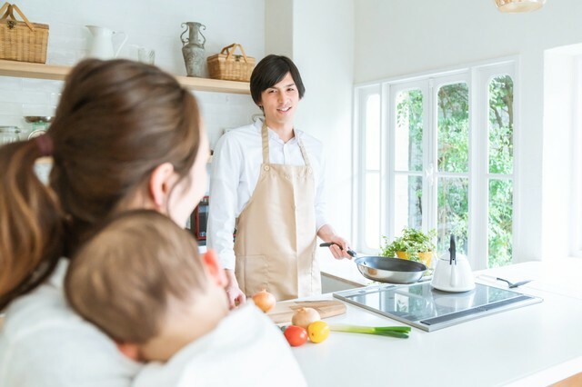 「旦那さんの料理や後片付けが迷惑」と感じているママは約半数　※画像はイメージです（metamorworks/stock.adobe.com）