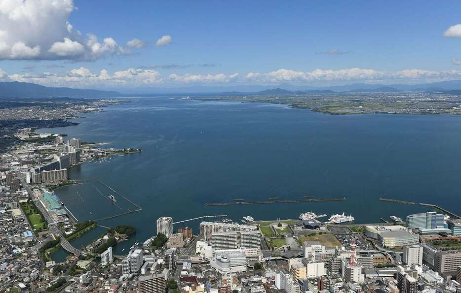 遭難騒動が起きた琵琶湖＝大津市