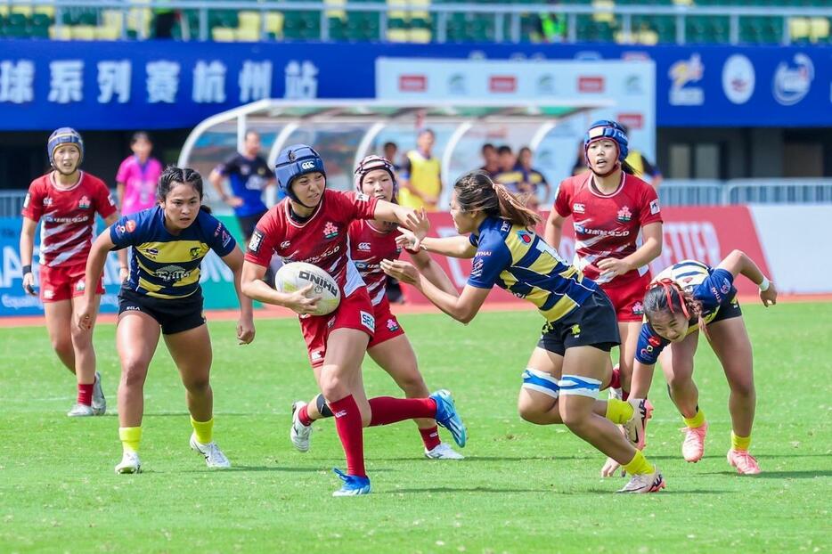 準決勝のタイ戦でアタックするサクラセブンズの吉野舞祐(©︎Asia Rugby)