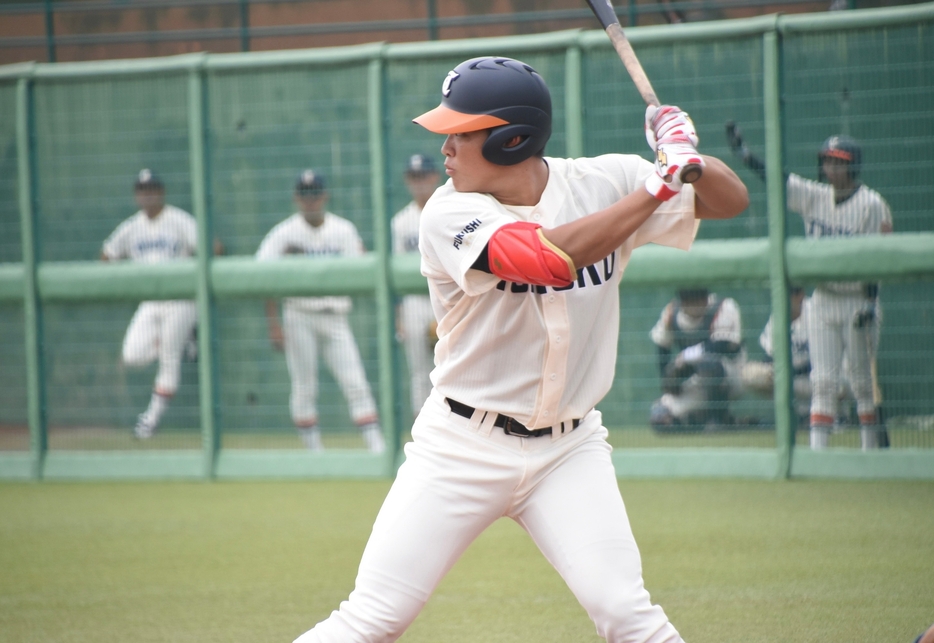 3安打をマークした東北福祉大・松本大輝