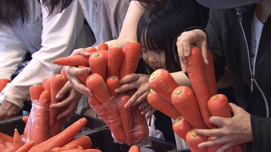 野菜の詰め放題が人気