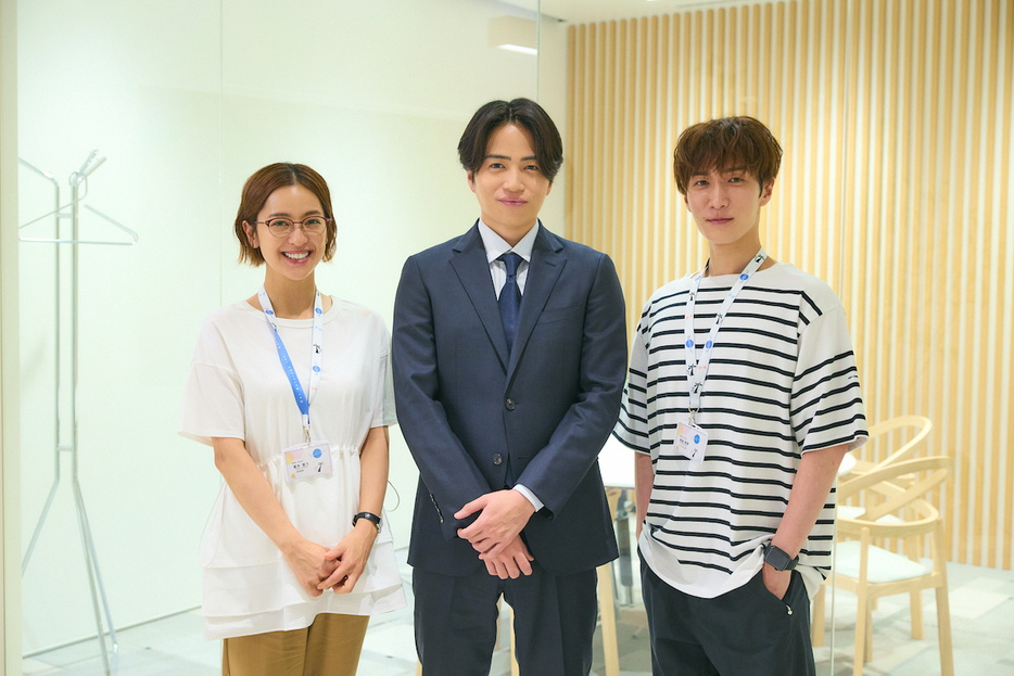 （左から）中村アン、菊池風磨、渡辺翔太 ©︎テレビ朝日