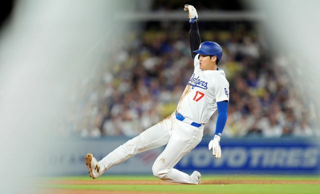 47個目の盗塁に成功した大谷翔平選手(写真：AP/アフロ)