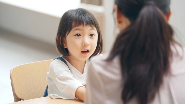 幼児らしいかわいい話し方と思っていたら…お隣さんから思わぬ指摘が。写真はイメージです（metamorworks/stock.adobe.com）