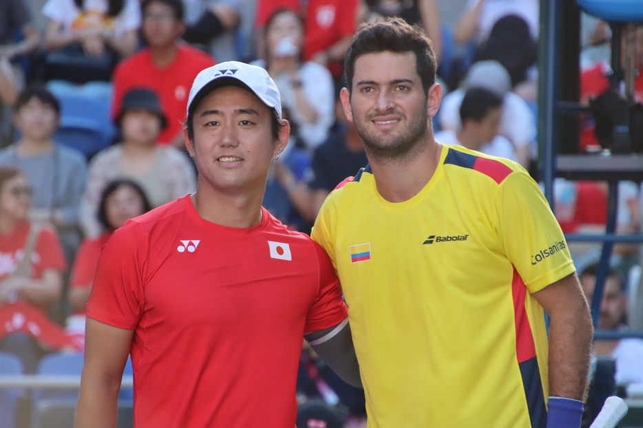 （左から）西岡良仁とニコラス・メヒア[画像/tennis365.net]