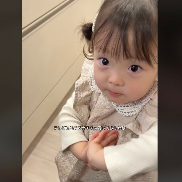 テレビのおもちゃが欲しい…！3歳女の子、必死のおねだりにママは…？（提供：@vivi__221さん）