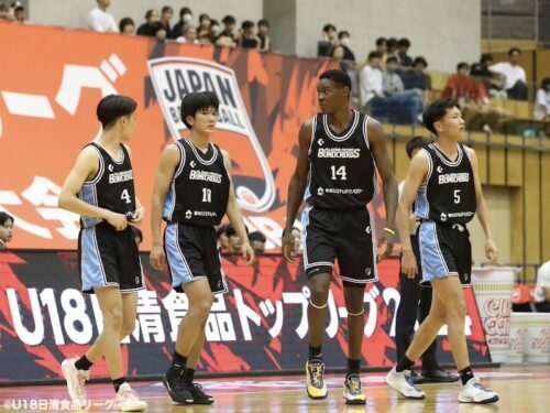 逆転勝利を飾った藤枝明誠（写真は9月28日のもの）[写真]= U18日清食品リーグ