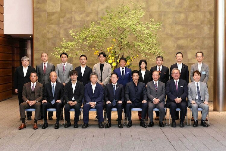 第1回コンテンツ産業官民協議会・映画戦略企画委員会合同開催の集合写真