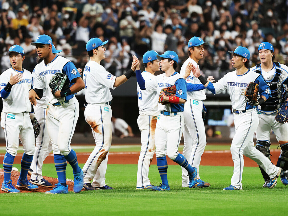 ６年ぶりCS進出へ向けて順調に勝ち星を重ねている日本ハム　photo by Sankei Visual