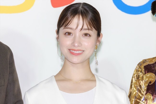 橋本環奈、連続テレビ小説『おむすび』初週完成会見に登場